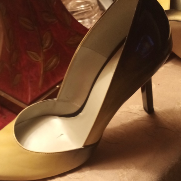 A beautiful, stylish pair of BCBG GIRLS pencil square shaped heels, pointy toe - Picture 6 of 8